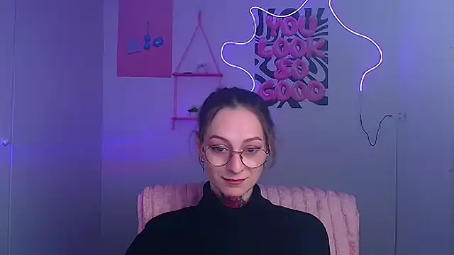 Esmi Winter online show from 03-08-26, 06:28