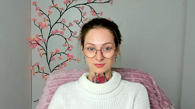 Esmi Winter online show from 04-11-26, 11:14