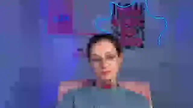 Snapshot of Esmi_Winter chatting on 02-15-26, 06:14 Esmi Winter online show from 02-15-26, 06:14