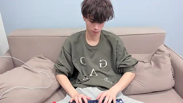 Snapshot of Ur_NextDoor_Boy chatting on 02-10-26, 07:35 Ur NextDoor Boy online show from 02-10-26, 07:35