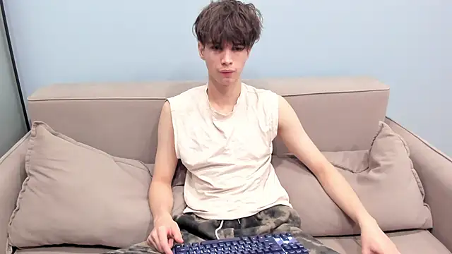 Snapshot of Ur_NextDoor_Boy chatting on 02-13-26, 07:03 Ur NextDoor Boy online show from 02-13-26, 07:03