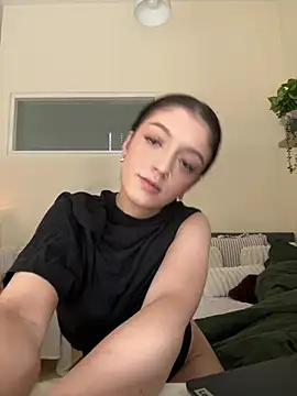 Snapshot of ValeriaVenom chatting on 02-15-26, 11:42 ValeriaVenom online show from 02-15-26, 11:42