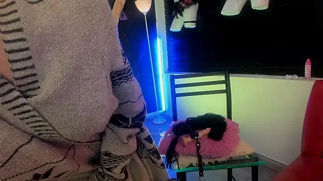 Snapshot of kitty_gang_ chatting on 02-10-26, 01:21 kitty gang online show from 02-10-26, 01:21