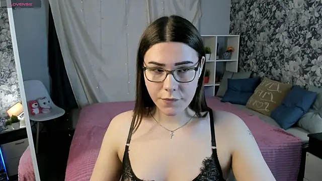 Coraline kitty online show from 04-26-26, 07:05