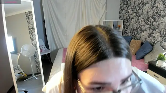 Coraline kitty online show from 05-03-26, 06:44