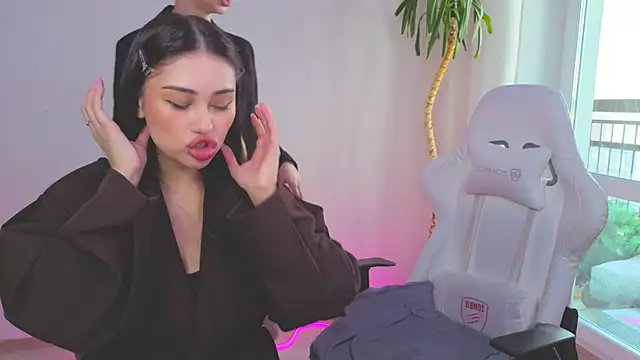 Snapshot of Sofia_Plump chatting on 04-25-26, 12:30 Sofia Plump online show from 04-25-26, 12:30