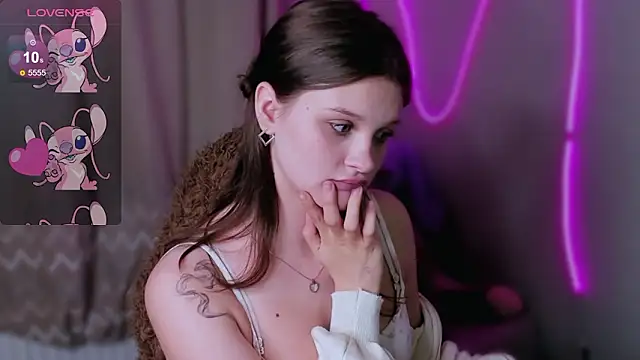 GoldeEva online show from 02-24-26, 04:57