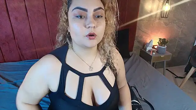 Snapshot of Amaraa_Silk chatting on 03-02-26, 04:13 Amaraa Silk online show from 03-02-26, 04:13