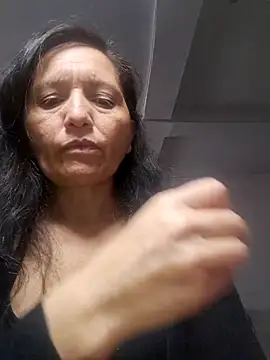 Snapshot of Alexamontiel_ chatting on 02-11-26, 02:39 Alexamontiel online show from 02-11-26, 02:39