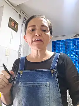 Snapshot of Alexamontiel_ chatting on 03-01-26, 10:43 Alexamontiel online show from 03-01-26, 10:43