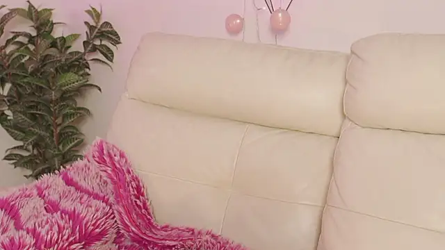 Shopie Colucci online show from 03-02-26, 09:44