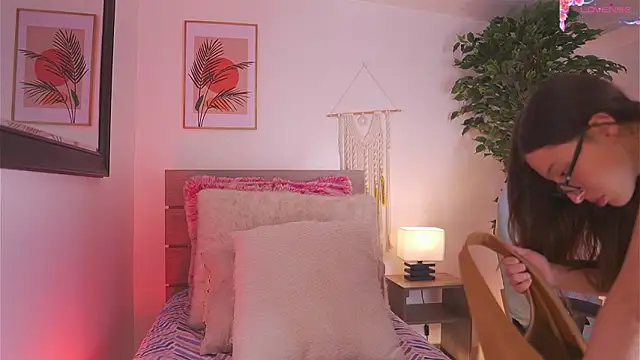 Shopie Colucci online show from 02-12-26, 01:11