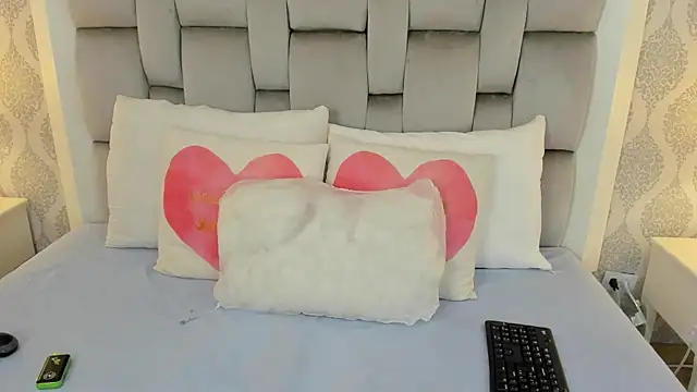 Snapshot of keiira_foxxx chatting on 02-26-26, 11:32 keiira foxxx online show from 02-26-26, 11:32