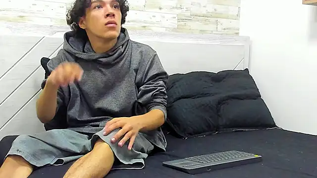 Snapshot of Jordi_Cooper chatting on 02-16-26, 04:33 Jordi Cooper online show from 02-16-26, 04:33