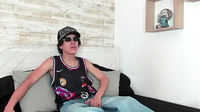 Snapshot of Jordi_Cooper chatting on 02-21-26, 04:03 Jordi Cooper online show from 02-21-26, 04:03