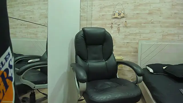 Snapshot of Jordi_Cooper chatting on 02-25-26, 07:36 Jordi Cooper online show from 02-25-26, 07:36