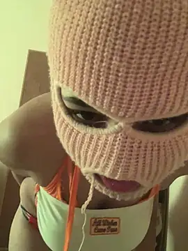 Snapshot of faettaa chatting on 02-16-26, 10:25 faettaa online show from 02-16-26, 10:25