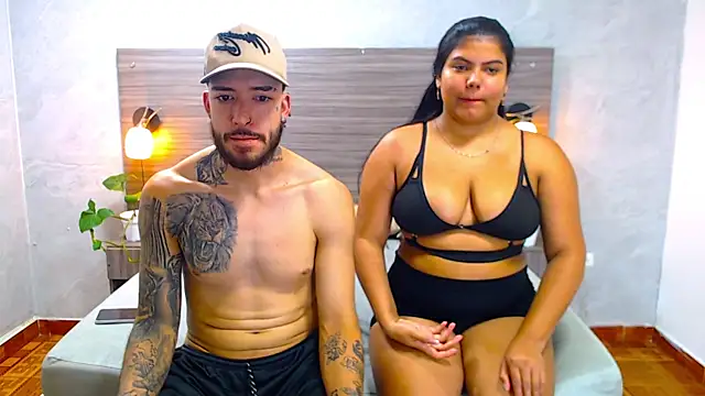 Snapshot of Paulina_And_Tayron chatting on 02-12-26, 07:13 Paulina And Tayron online show from 02-12-26, 07:13