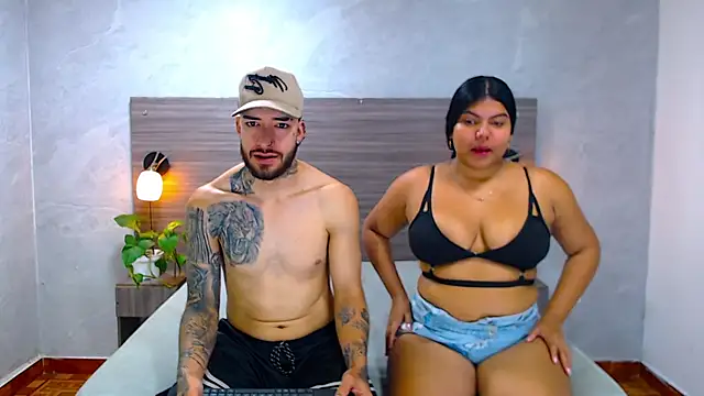 Snapshot of Paulina_And_Tayron chatting on 02-14-26, 12:49 Paulina And Tayron online show from 02-14-26, 12:49