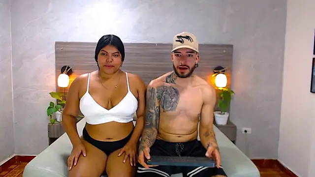 Snapshot of Paulina_And_Tayron chatting on 02-13-26, 07:03 Paulina And Tayron online show from 02-13-26, 07:03