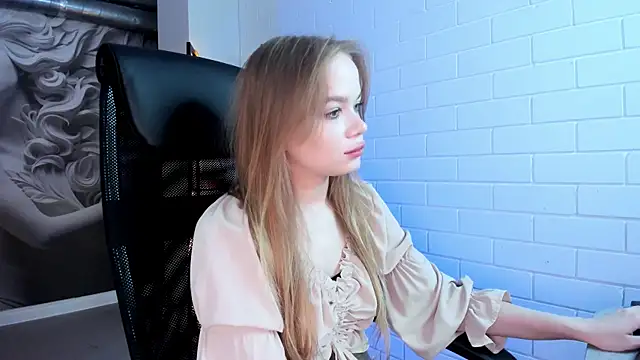 AmyNox online show from 06-19-26, 09:04