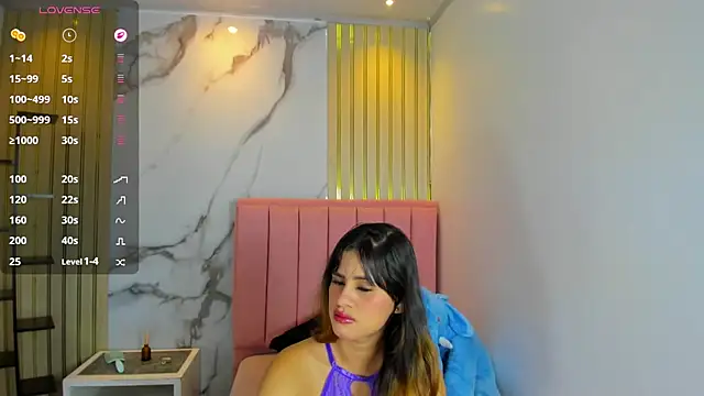 Snapshot of KAROLAGREY chatting on 07-08-26, 12:50 KAROLAGREY online show from 07-08-26, 12:50