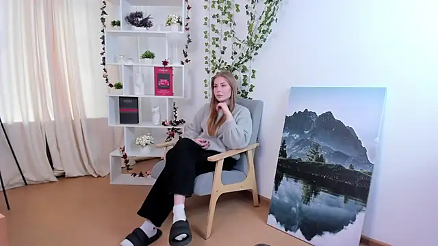 Snapshot of CharityKhamo chatting on 02-12-26, 08:47 CharityKhamo online show from 02-12-26, 08:47