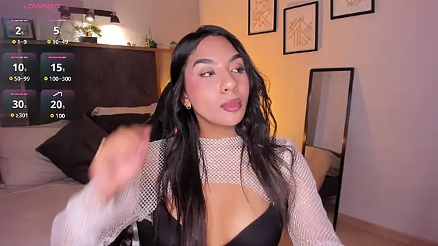 Snapshot of Lola_12_ chatting on 06-11-26, 04:04 Lola 12 online show from 06-11-26, 04:04