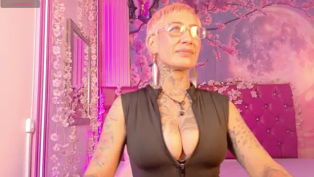 Everlyn sexx online show from 02-24-26, 06:42