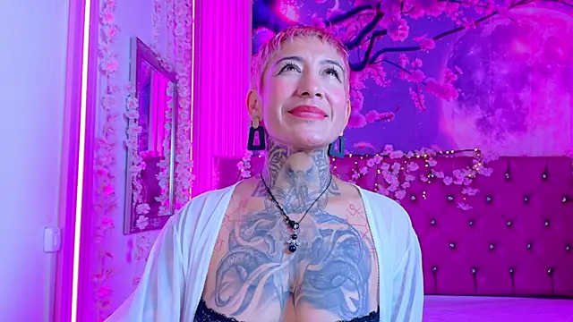 Everlyn sexx online show from 02-18-26, 11:50