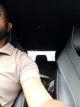 Snapshot of shineboy28 chatting on 02-15-26, 02:34 shineboy28 online show from 02-15-26, 02:34