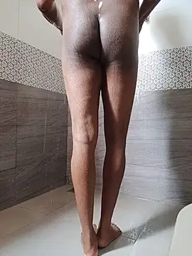 Snapshot of shineboy28 chatting on 02-26-26, 05:51 shineboy28 online show from 02-26-26, 05:51