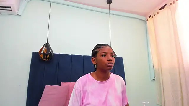 Snapshot of Sexy_ebony_1 chatting on 06-16-26, 11:43 Sexy ebony 1 online show from 06-16-26, 11:43