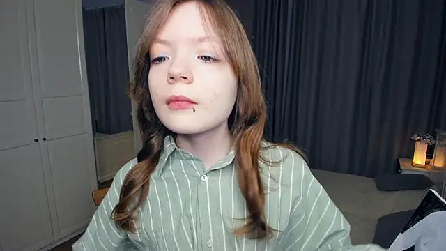 Snapshot of LavenderMitten chatting on 02-27-26, 05:07 LavenderMitten online show from 02-27-26, 05:07