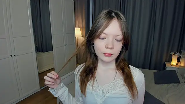 Snapshot of LavenderMitten chatting on 02-21-26, 05:20 LavenderMitten online show from 02-21-26, 05:20