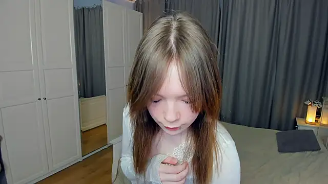 Snapshot of LavenderMitten chatting on 02-20-26, 05:37 LavenderMitten online show from 02-20-26, 05:37