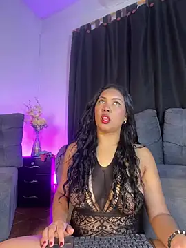 Snapshot of RousseSmith chatting on 07-16-26, 07:55 RousseSmith online show from 07-16-26, 07:55