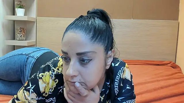 PinkyTwerkyX online show from 09-24-25, 01:06