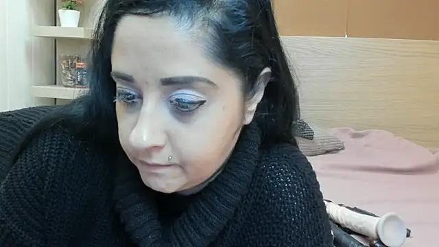 PinkyTwerkyX online show from 12-18-25, 02:43