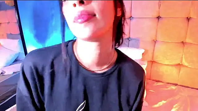 Blue Aura  online show from 04-28-26, 02:27