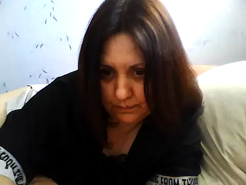 LockyCharm111 online show from 04-04-26, 03:07