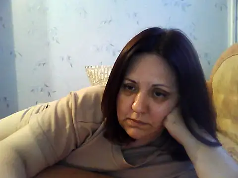 LockyCharm111 online show from 06-12-26, 05:43