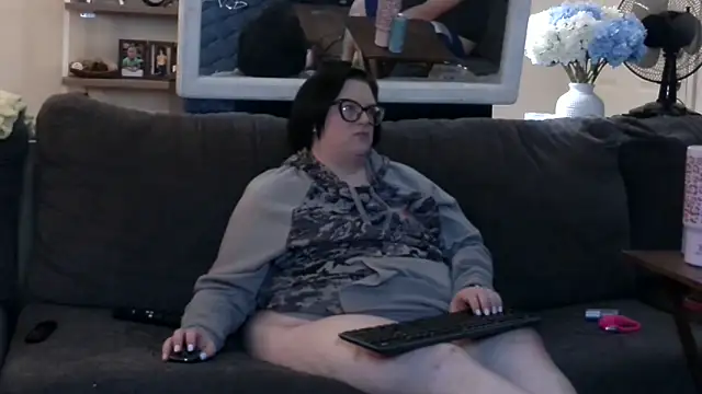 FreaksOffALeash3261 online show from 02-16-26, 05:39