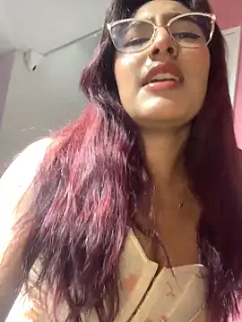 Snapshot of VelariaSoft chatting on 04-04-26, 01:50 VelariaSoft online show from 04-04-26, 01:50