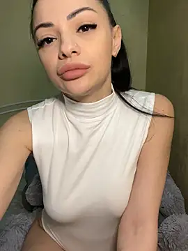 Layana Ro online show from 02-18-26, 05:53