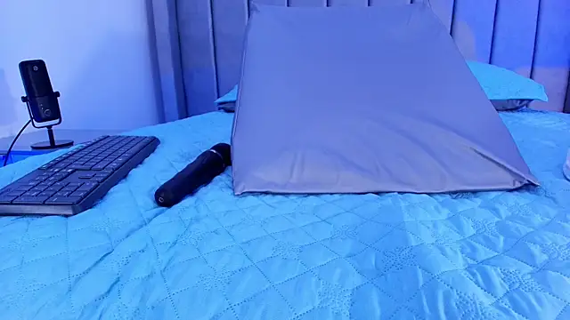 freyhasmith  online show from 03-20-26, 03:07