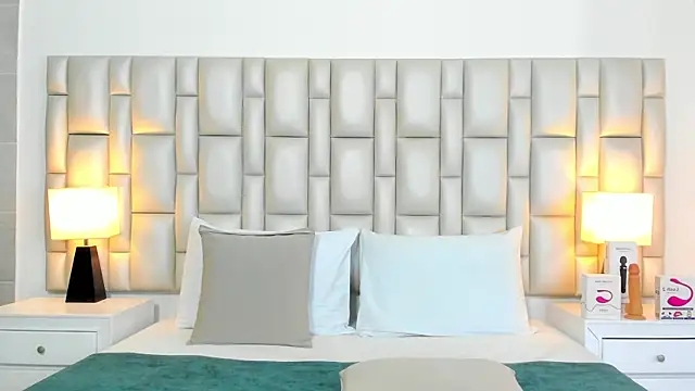 paola katy dicks online show from 01-10-26, 01:28