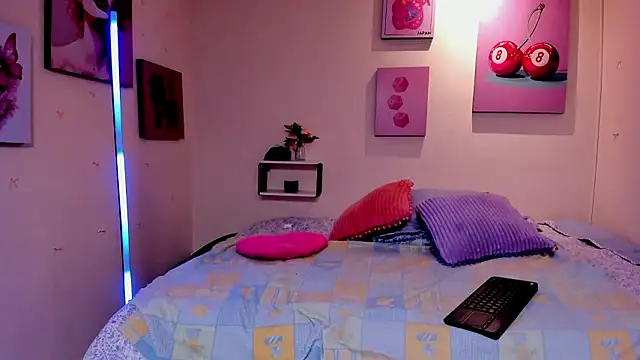 AnnyCotton online show from 02-13-26, 07:47