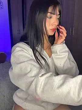 LARIISSAEVANS online show from 03-26-26, 04:44