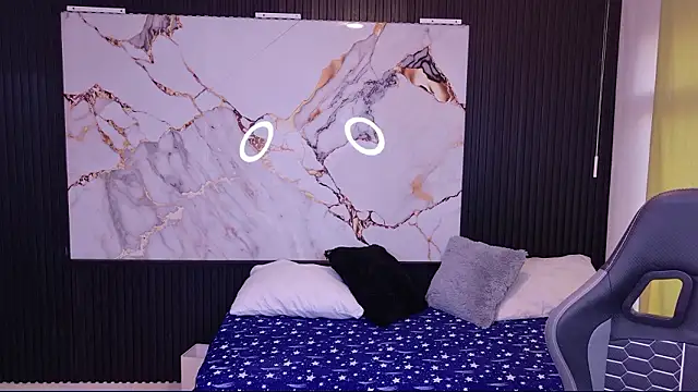 Sophie19   online show from 03-12-26, 12:20